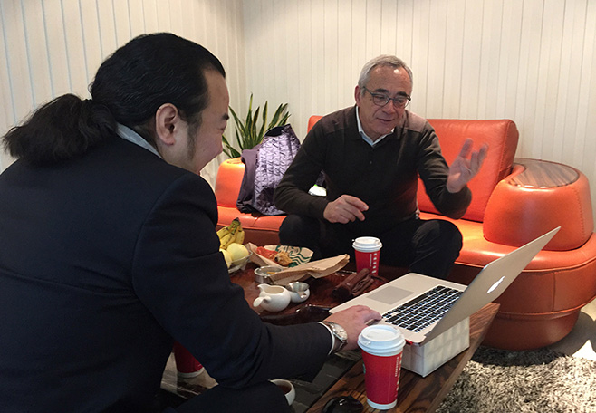 6新聞-13法國著名紅酒設(shè)計(jì)大師到訪李華清_03-02