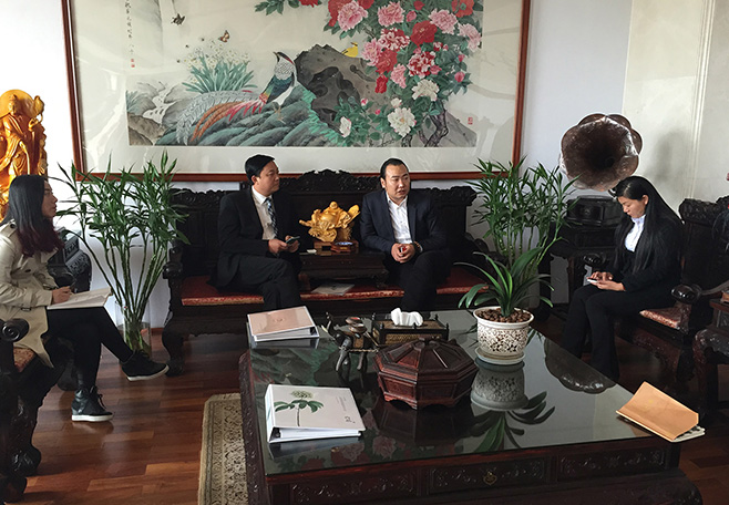 6新聞-14中國民營醫(yī)藥連鎖老大鴻翔一心堂牽手李華清重塑品牌新形象_03-04